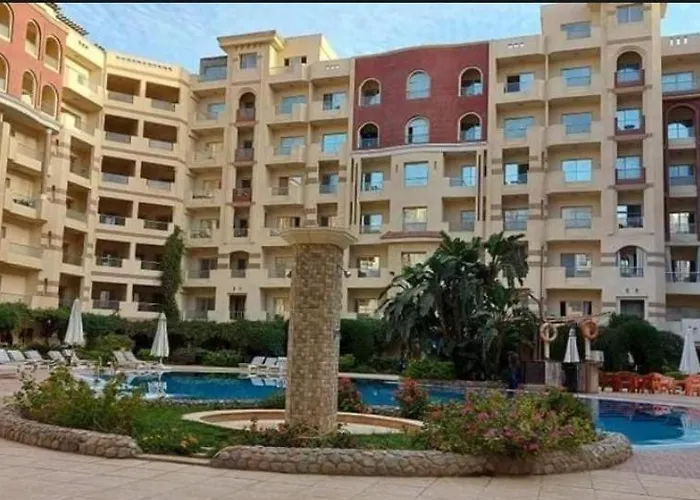 Apartmanhotel Florenza Khamsin Gurdaka